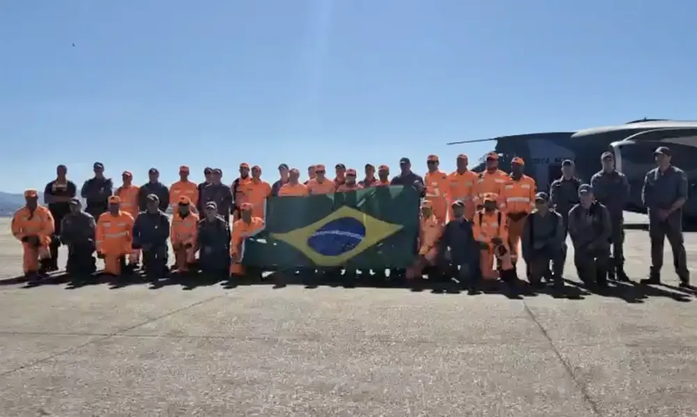 Quarto voo brasileiro para Venezuela decola com bombeiros e donativos - RD Foco