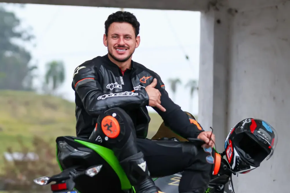 “Menino muito dedicado e ligado à família”: quem era motociclista que morreu vítima de acidente no norte do RS