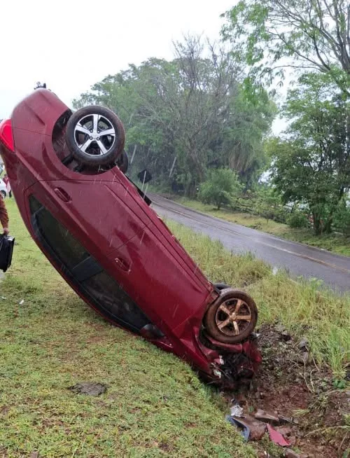 Acidente de trânsito com saída de pista é registrado em Esquina Vidal de Negreiros, em Crissiumal - RD Foco
